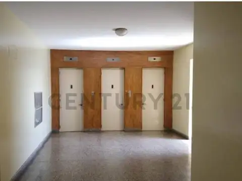 48 633353700, Piso 0