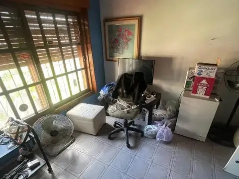 Chalet sobre Avenida Caseros a metros de la entrada de Nuevo Quilmes