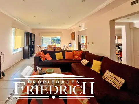 Golfer's Country Club, Pilar