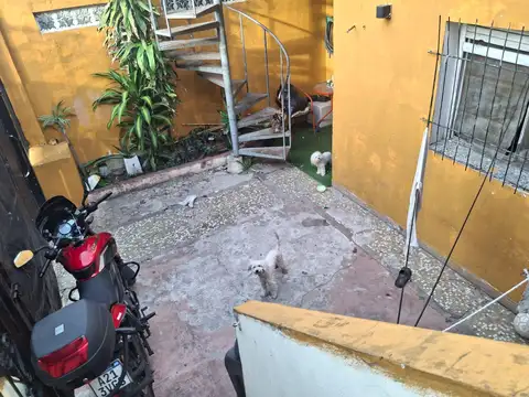 Casa 10 ambientes con 4 baños