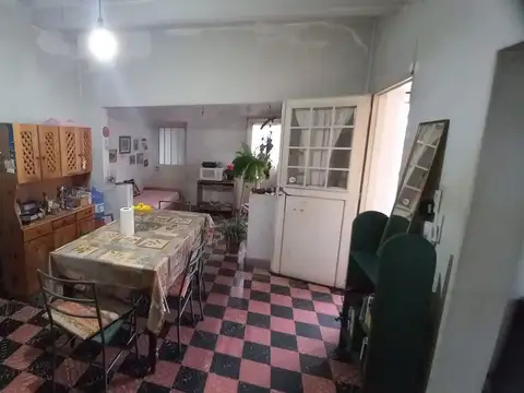 Casa 3 ambientes con 1 baño