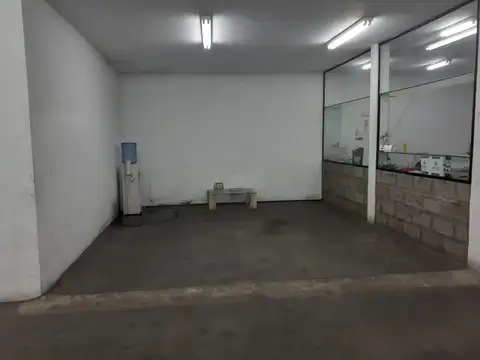 Venta de local sobre Avenida Libertador zona Puerto de Olivos