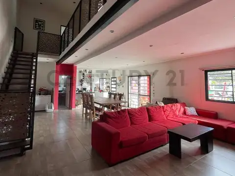 CASA EN VENTA EN GONNET/GORINA 482 e/30 y 31