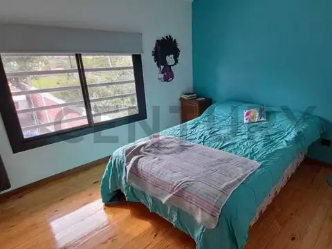 CASA EN VENTA EN GONNET/GORINA 482 e/30 y 31