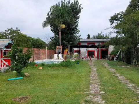 Casa en Venta con 3 cocheras