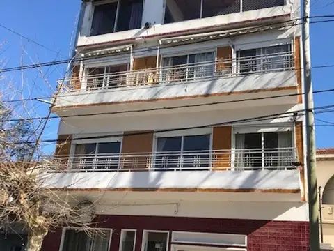 PH Fondo 3 Ambientes Con Patio Y Terraza