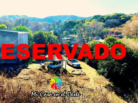 RESERVADO  Casa con costa de arroyo y gran terreno de 3.116 m² en Valle Hermoso – Exclusividad