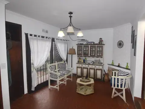 Depto Tipo Casa en Venta de 4 ambientes