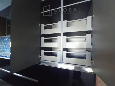 Casa en Venta con 4 cocheras