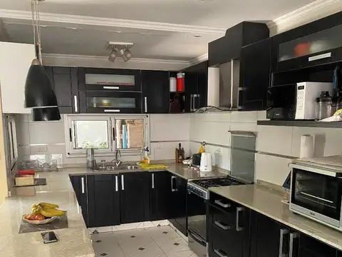 VENDE CASA Zª HOSPITAL VIDAL