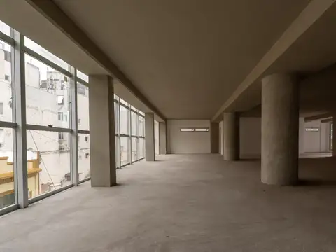 Oficina en Venta con 3 cocheras