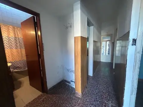 Casa 5 ambientes con 1 baño
