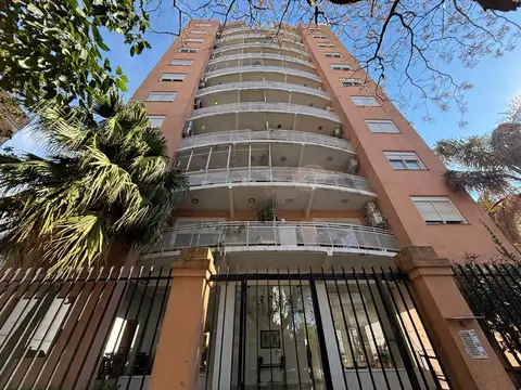 Departamento con hermosa vista + Cochera