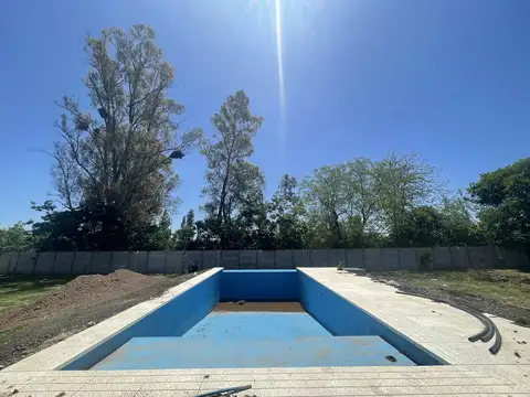 Casa en Venta con 2 cocheras