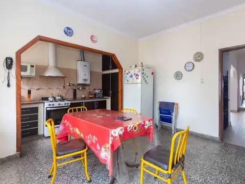 PH 4 AMBIENTES CON PATIO EN PLANTA BAJA