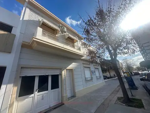 Excepcional casa de 3 dormitorios y 4 baños en venta en macrocentro