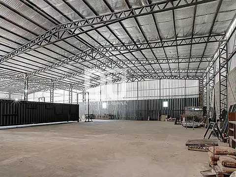 Galpon en Alquiler 57  mts Frente