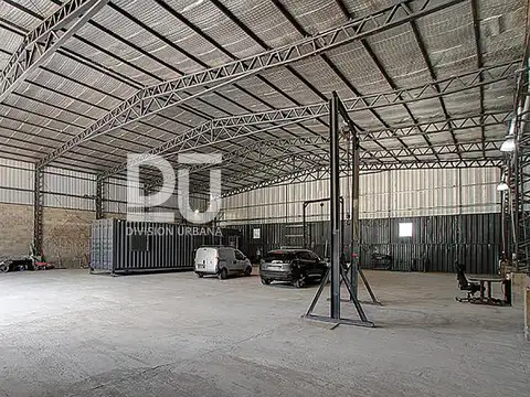 Galpon en Alquiler 76  mts Fondo