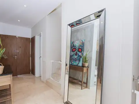 Casa en Venta con 6 cocheras