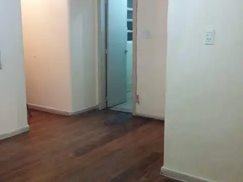 Amplio 2 amb. con Patio - Catamarca 200-Cerca Centro comercial- Subtes-