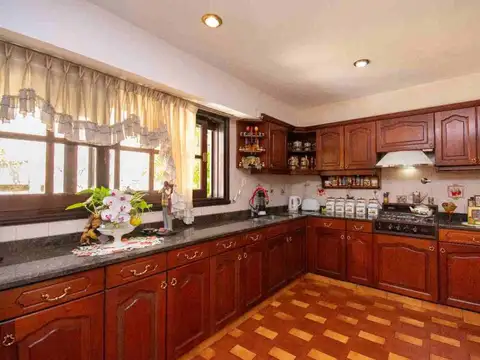 VENTA CASA 2 PLANTAS 4AMB. GARAJE EXCELENTE DEVOTO