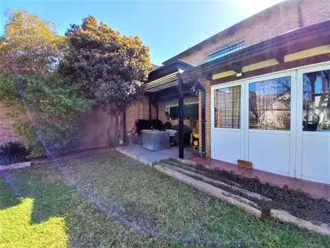 Casa en Venta en Granadero Baigorria, USD 240.000