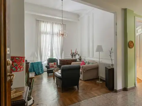 Av. Santa Fe 2600, Piso 1