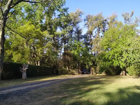 Venta de casa quinta 1200m en Las Casuarinas Lujan