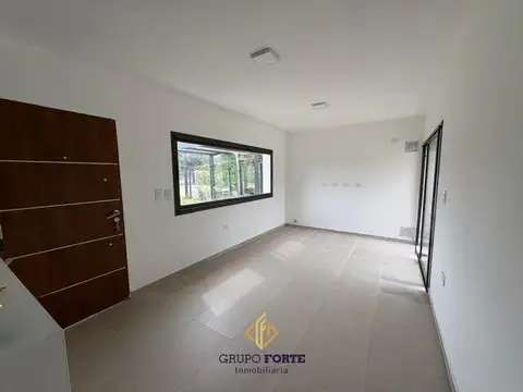 Casa en Alquiler en Villa Catalina, $ 950.000