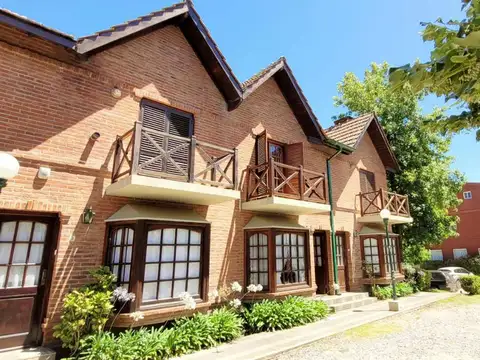 Venta Casa Triplex  Pinamar Centro