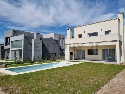 Casa en Alquiler en Puertos, USD 1.800