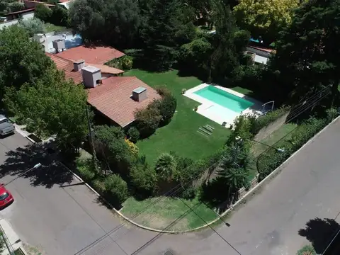Casa esquina en el corazon de Chacras de Coria- Lujan de Cuyo