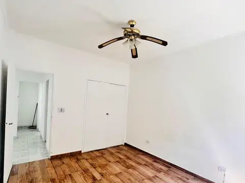 Casa en Alquiler con 1 cochera