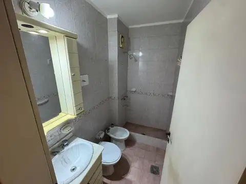 DPTO DE 2 DORM EN BARRIO CENTRO