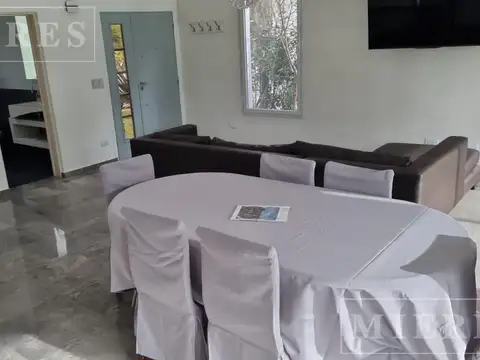 Casa 6 ambientes con 3 baños