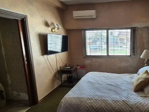 VENTA CASA EN LANUS 5 AMB. OPORTUNIDAD