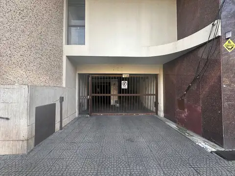VENTA COCHERA PELLEGRINI - BARRIO MARTIN
