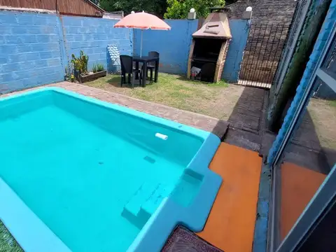 VENTA CASA CON  PILETA- MERLO- ACEPTA PERMUTA