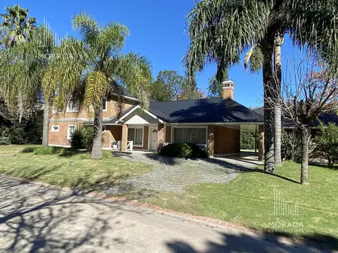 Casa en venta en Boca Raton Pilar 3 dorm family pileta sobre lote central 1600 m2