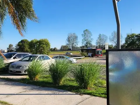 Oficina en Alquiler con 5 cocheras