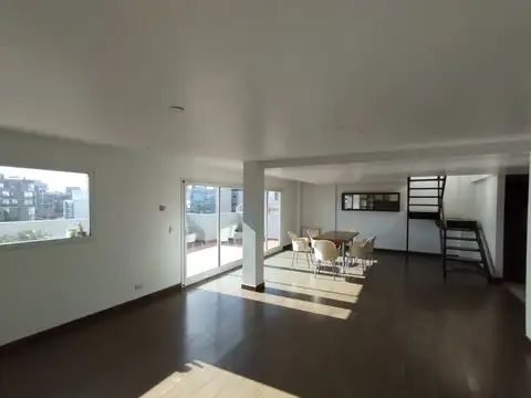 Departamento en venta : Zona Shopping ALDREY: Departamento al frente con tres dormitorios.