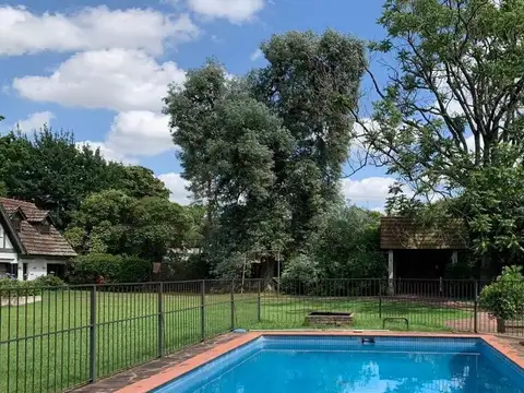 Casa 6 ambientes con 4 baños