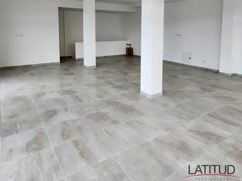 Excelente Local comercial en alquiler en esquina