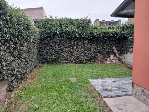 Casa 4 ambientes con 1 baño