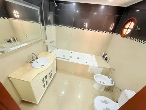 Casa en Venta en Barrio Naón, USD 590.000