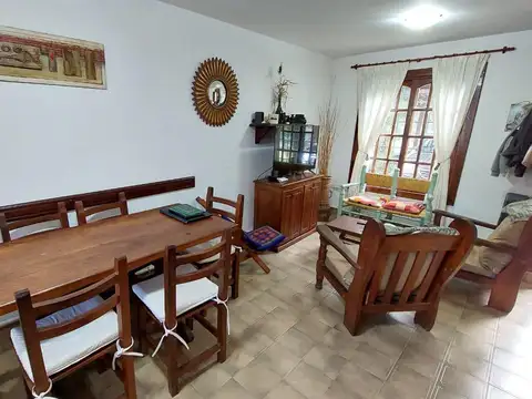 Casa 4 ambientes con 1 baño