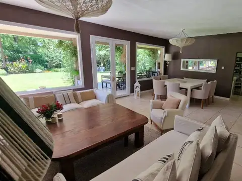 Casa en Venta en Mercedes, USD 268.000