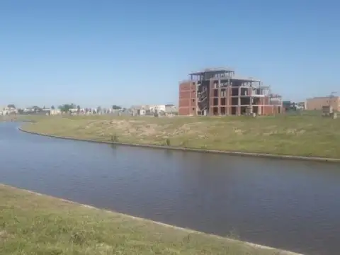 Avda Todos los Santos 4400