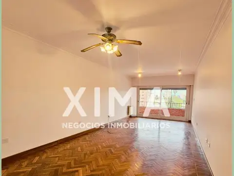 Departamento de categoría tres dormitorios en alquiler