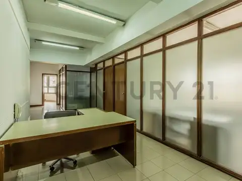 Venta Oficina 6 ambientes  Av. Corrientes y Florida barrio San Nicolás.